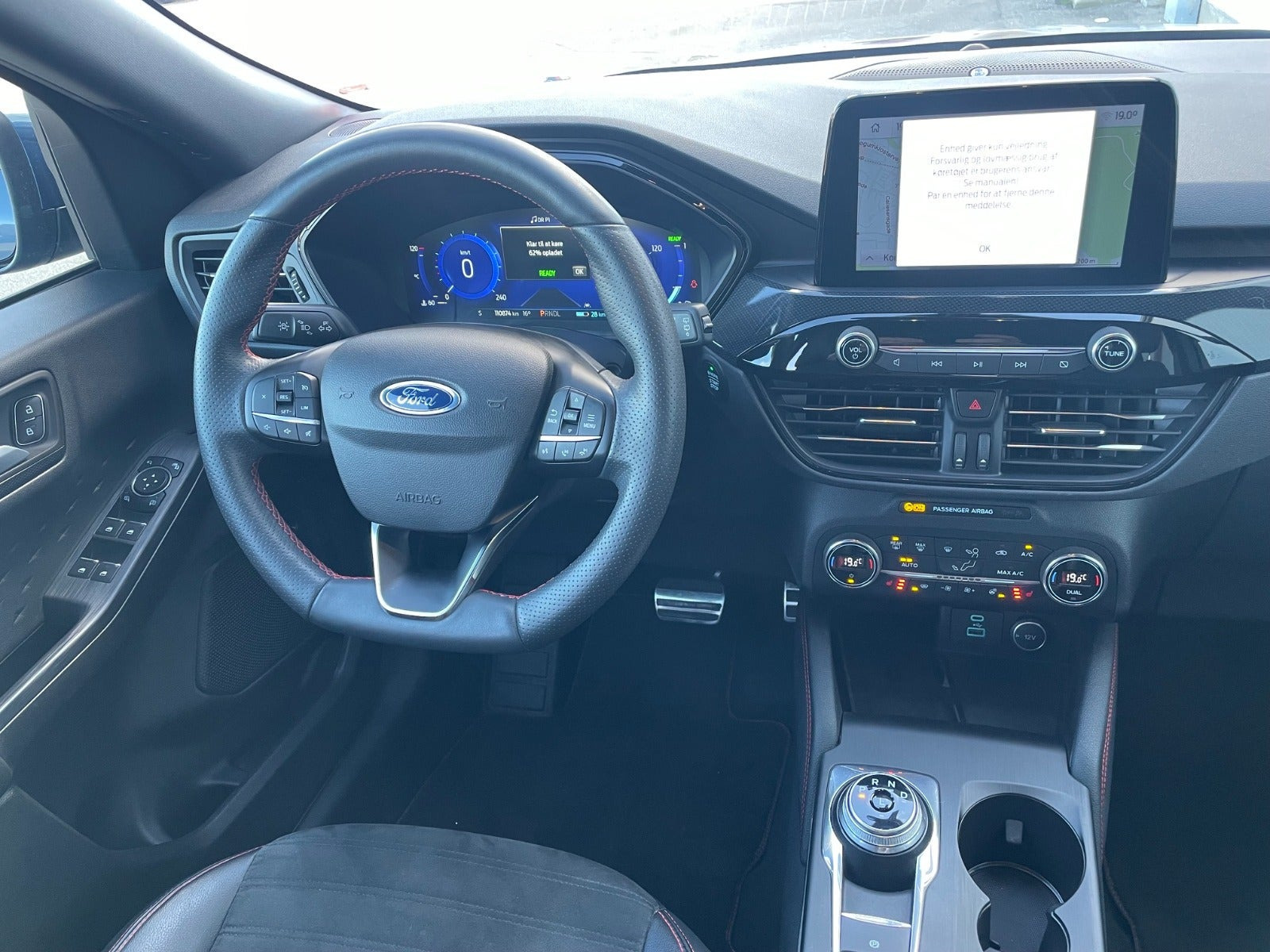 Blå Ford Kuga fra 2020