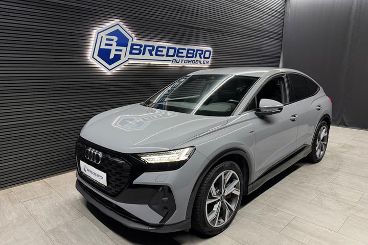 Grå Audi Q4 e-tron fra 2024