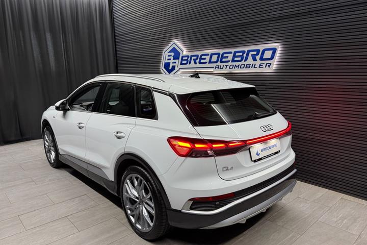 Hvid Audi Q4 e-tron fra 2025
