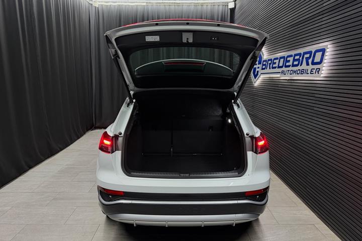 Hvid Audi Q4 e-tron fra 2025