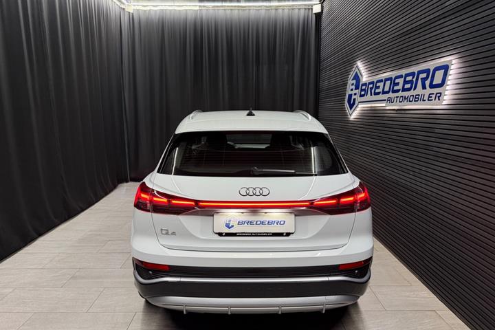 Hvid Audi Q4 e-tron fra 2025