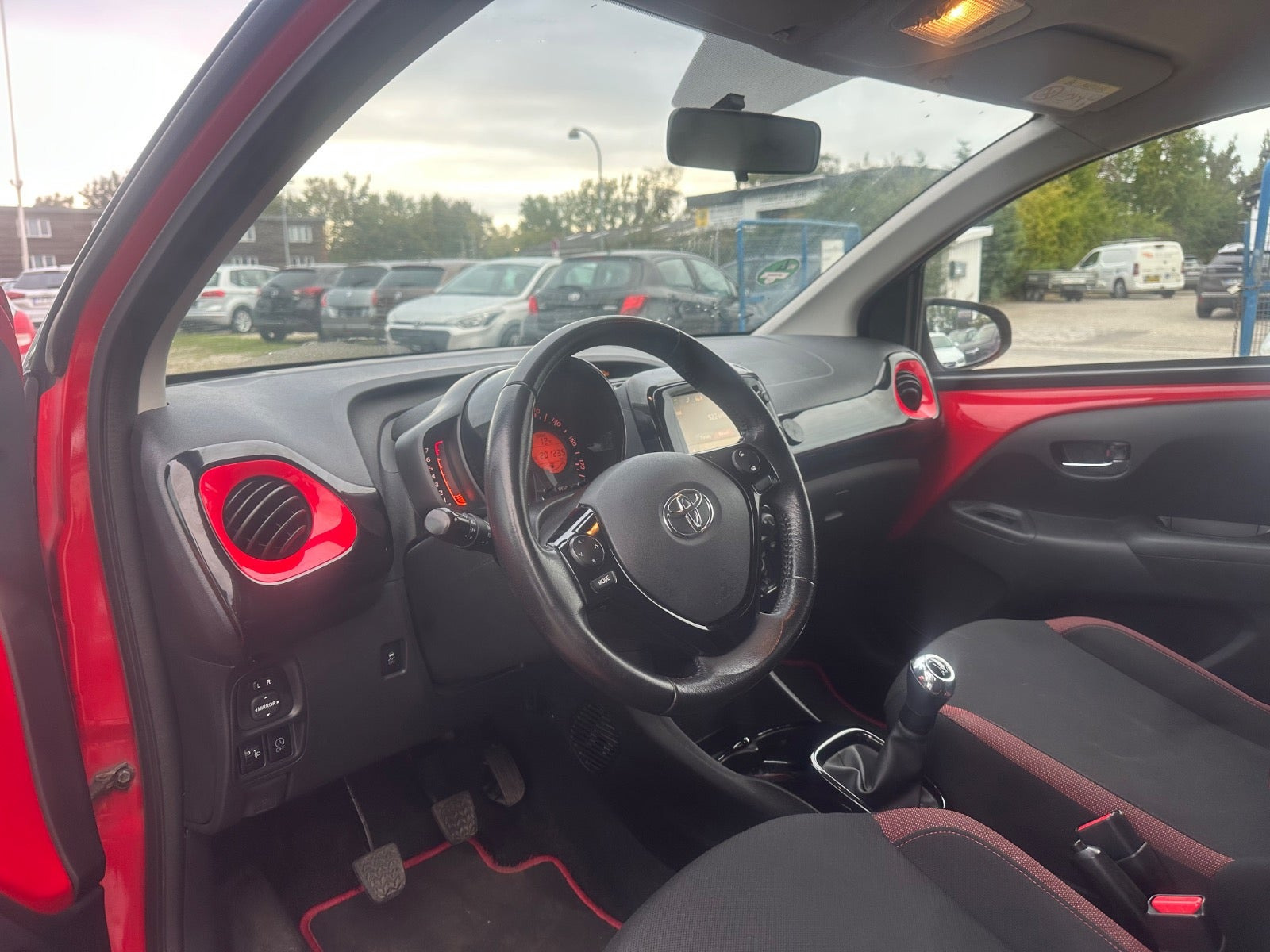 Rød Toyota Aygo fra 2018