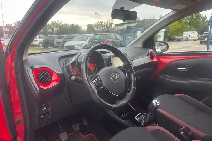 Rød Toyota Aygo fra 2018