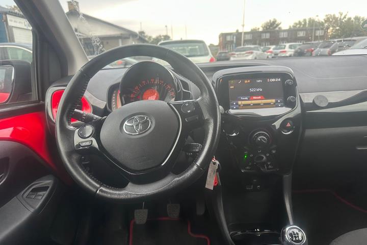 Rød Toyota Aygo fra 2018