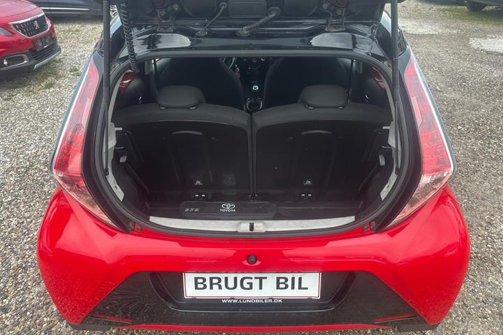 Rød Toyota Aygo fra 2018