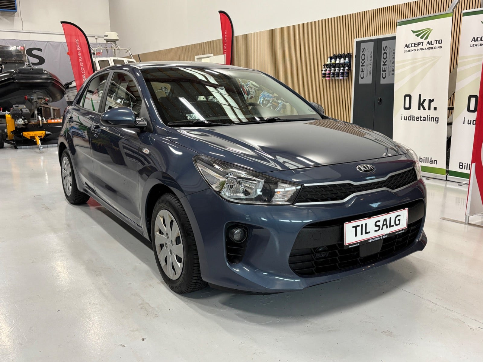 Blå Kia Rio fra 2017