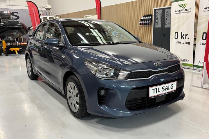 Blå Kia Rio fra 2017