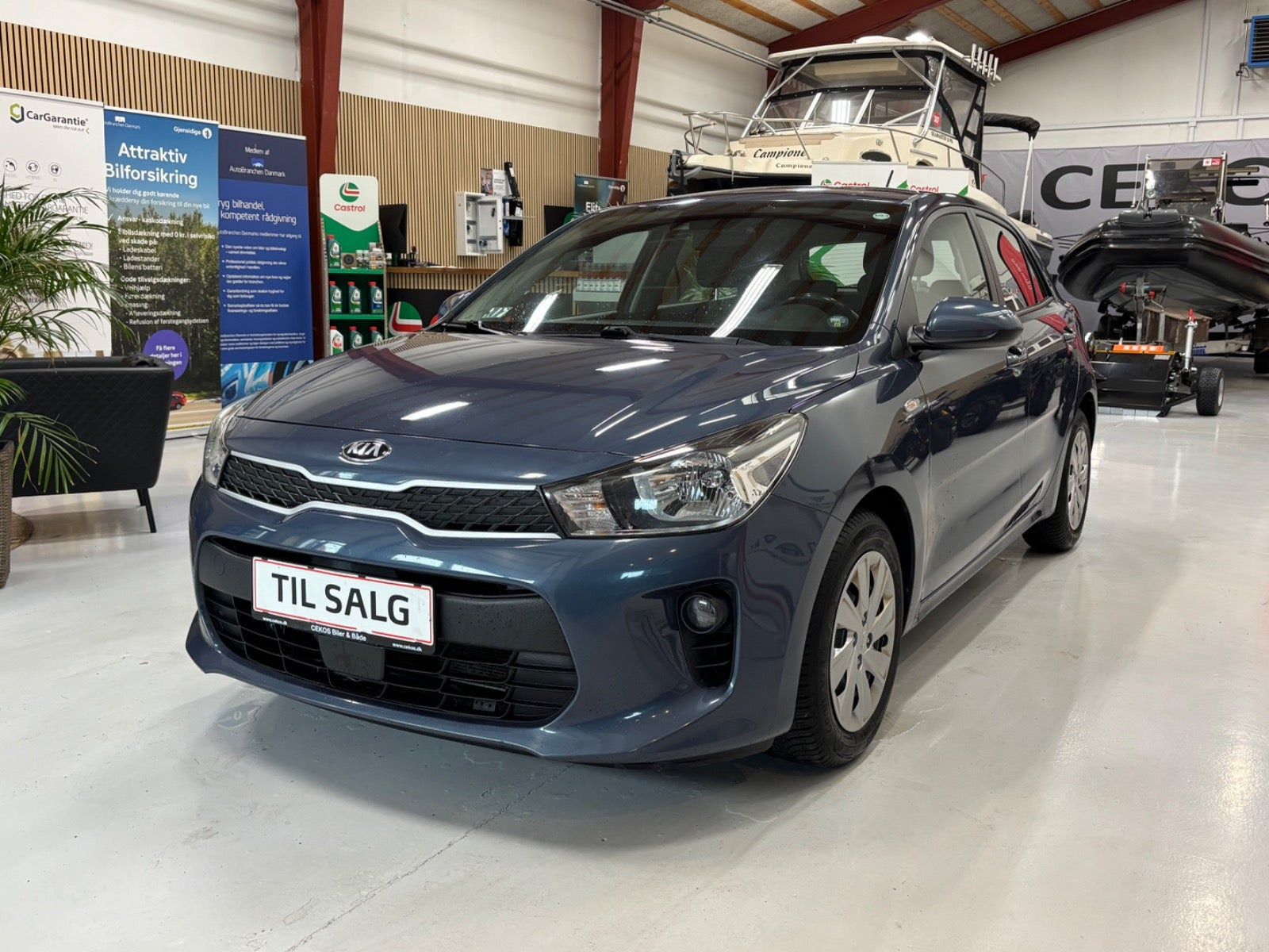 Blå Kia Rio fra 2017