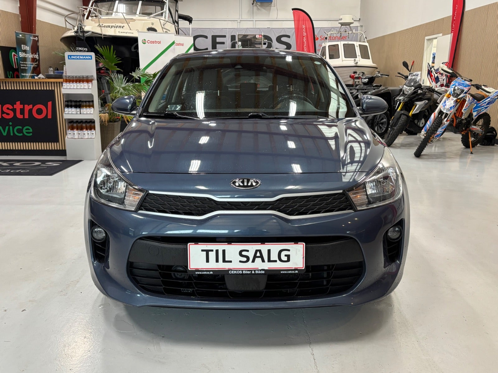 Blå Kia Rio fra 2017