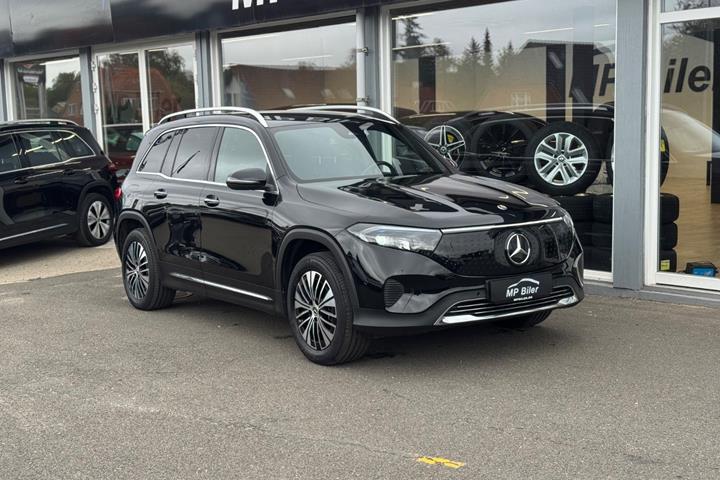 Sort Mercedes EQB300 fra 2024
