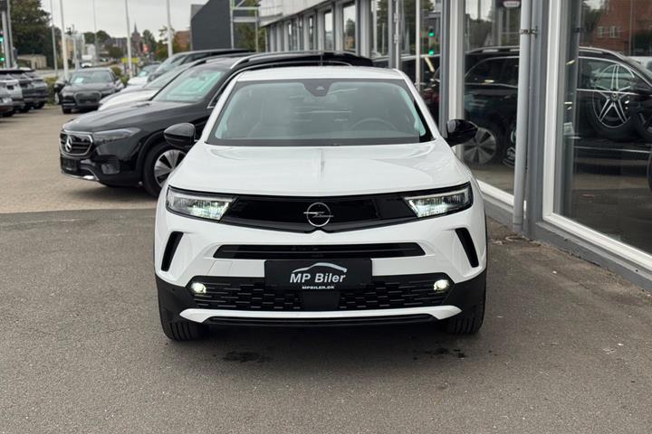 Hvid Opel Mokka-e fra 2024
