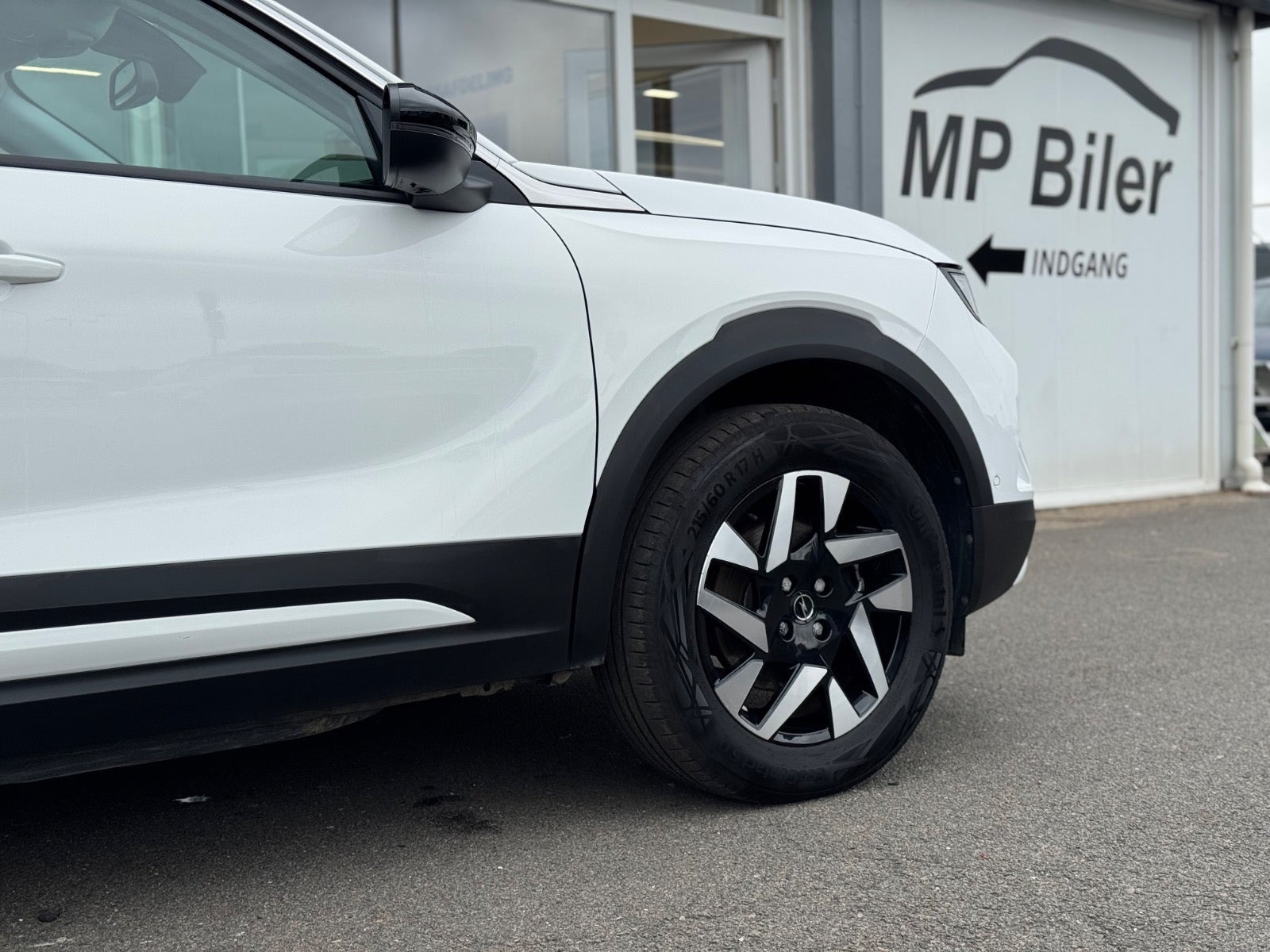 Hvid Opel Mokka-e fra 2024