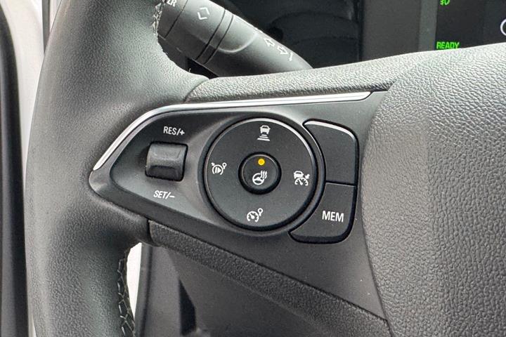 Hvid Opel Mokka-e fra 2024