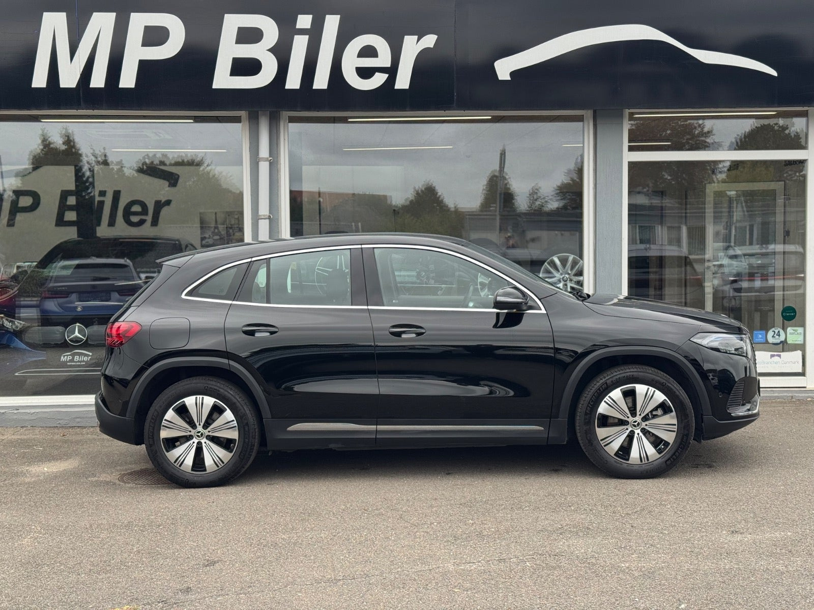 Sort Mercedes EQA250+ fra 2024