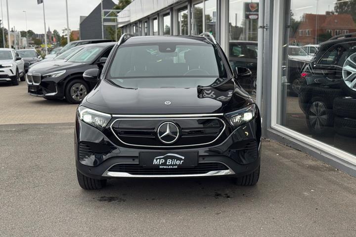Sort Mercedes EQB250+ fra 2024