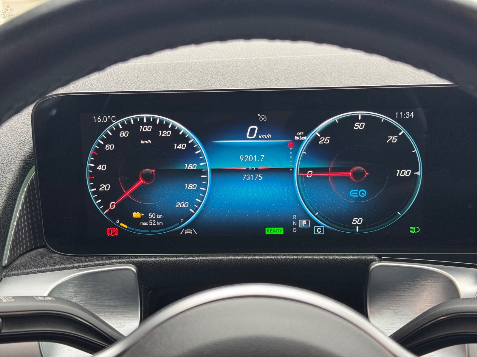 Sort Mercedes EQB250+ fra 2024