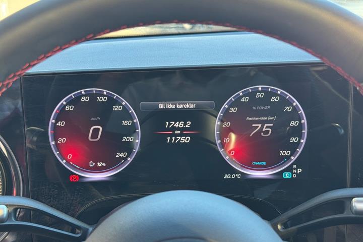 Rød Mercedes CLA250+ fra 2025