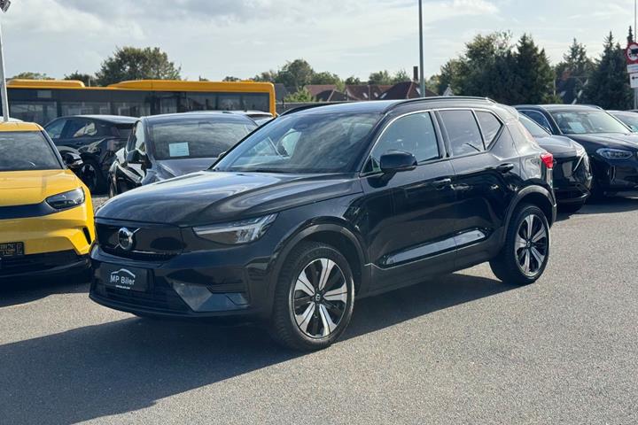 Sort Volvo XC40 fra 2024