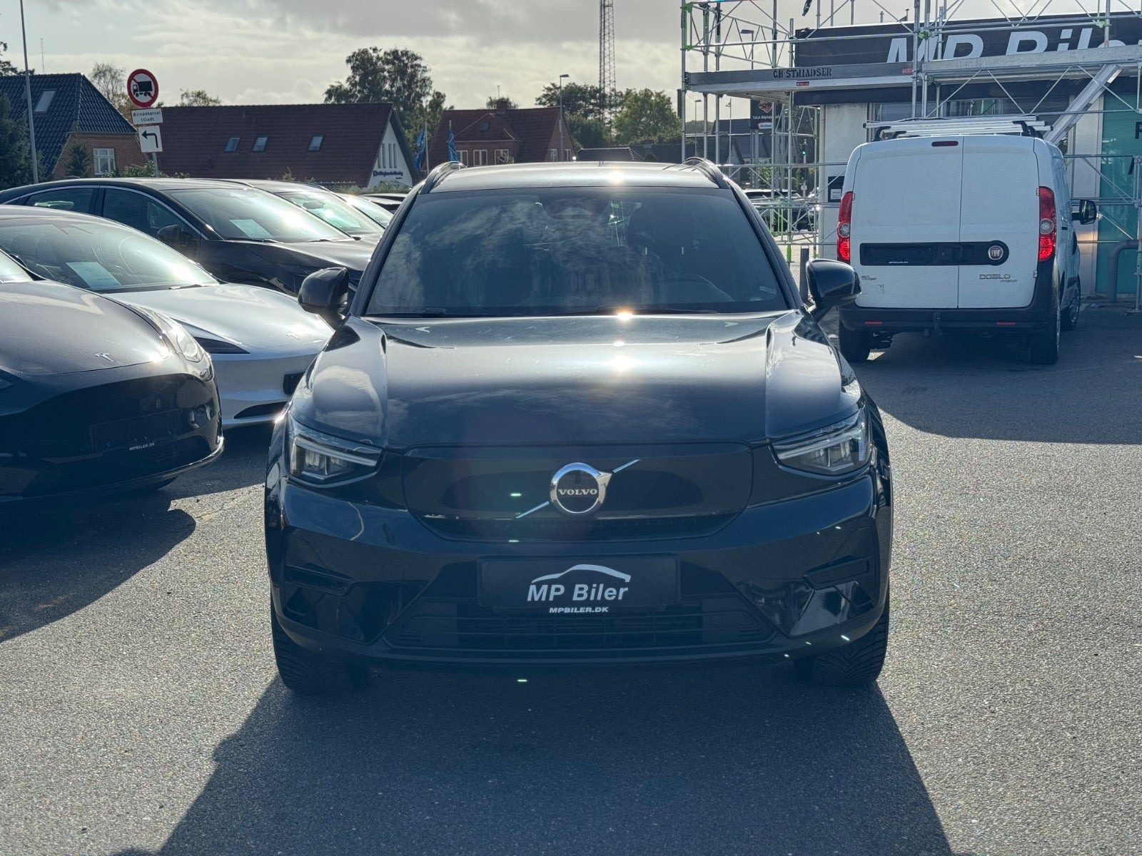 Sort Volvo XC40 fra 2024