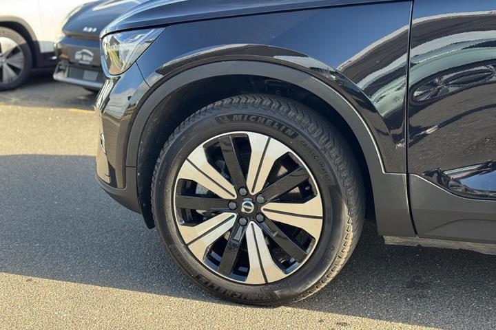 Sort Volvo XC40 fra 2024