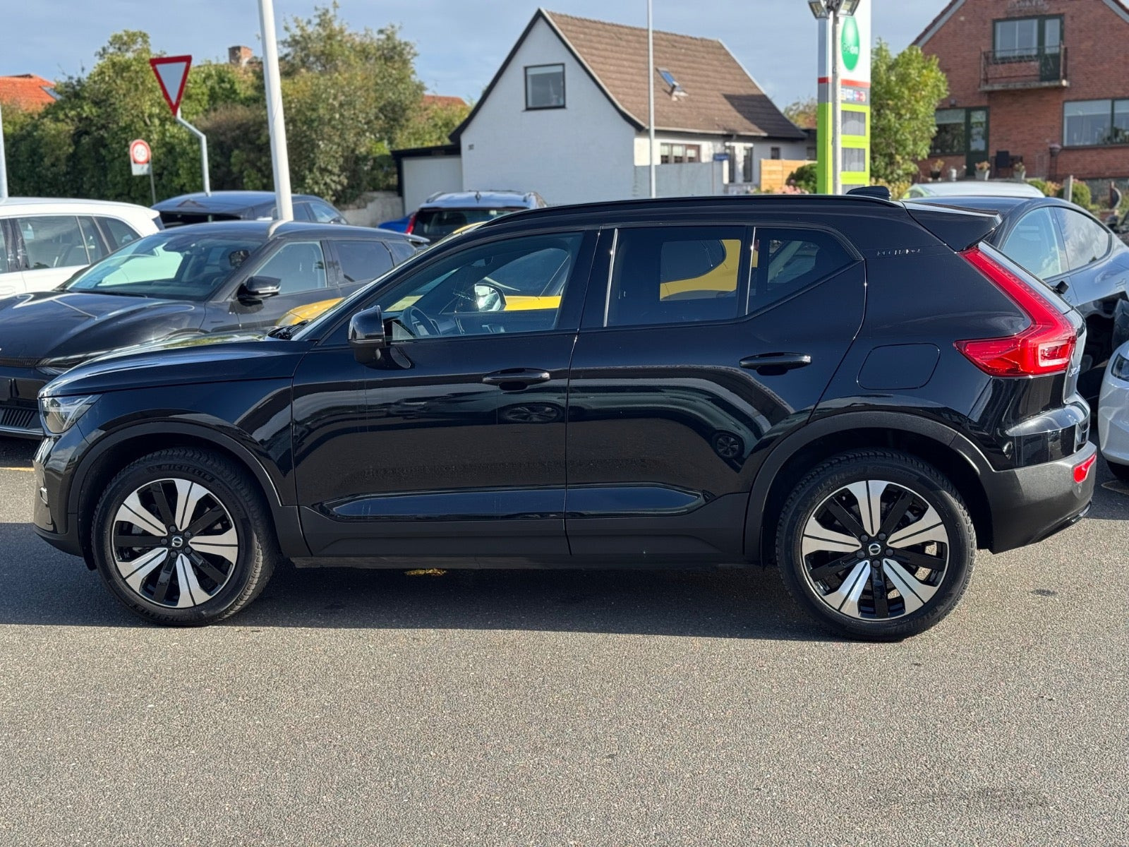 Sort Volvo XC40 fra 2024