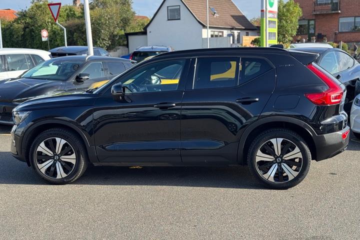 Sort Volvo XC40 fra 2024
