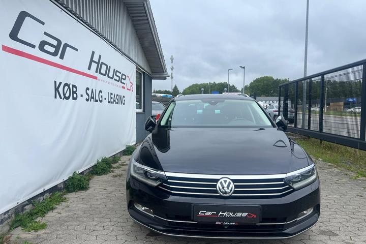Sort VW Passat fra 2016