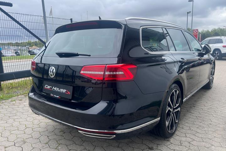 Sort VW Passat fra 2016