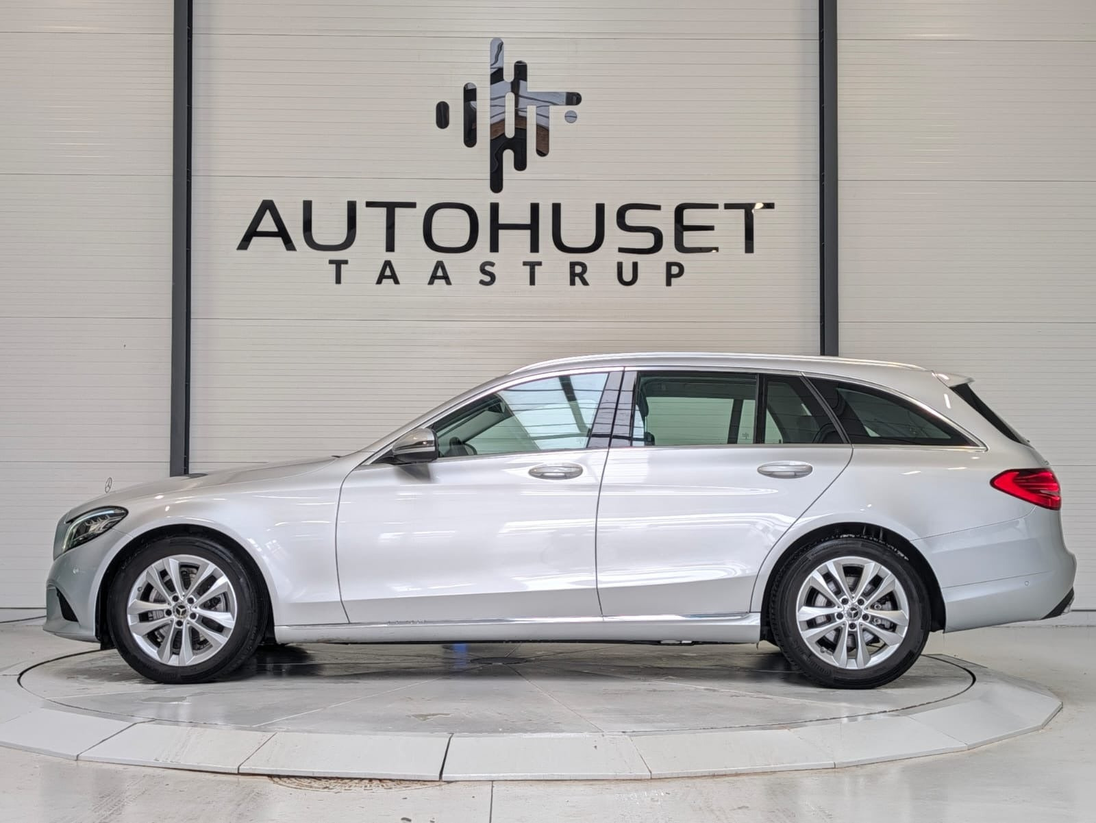 Sølv Mercedes C200 fra 2018