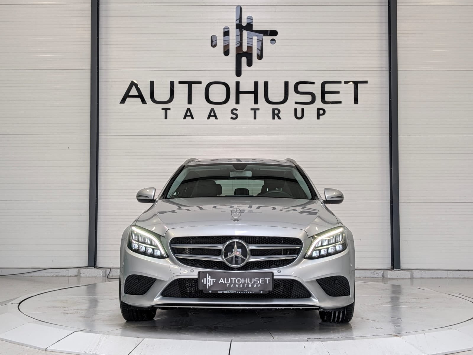 Sølv Mercedes C200 fra 2018