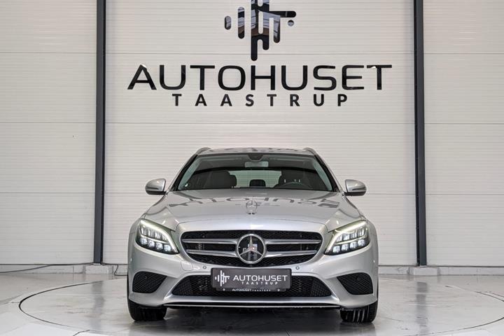 Sølv Mercedes C200 fra 2018