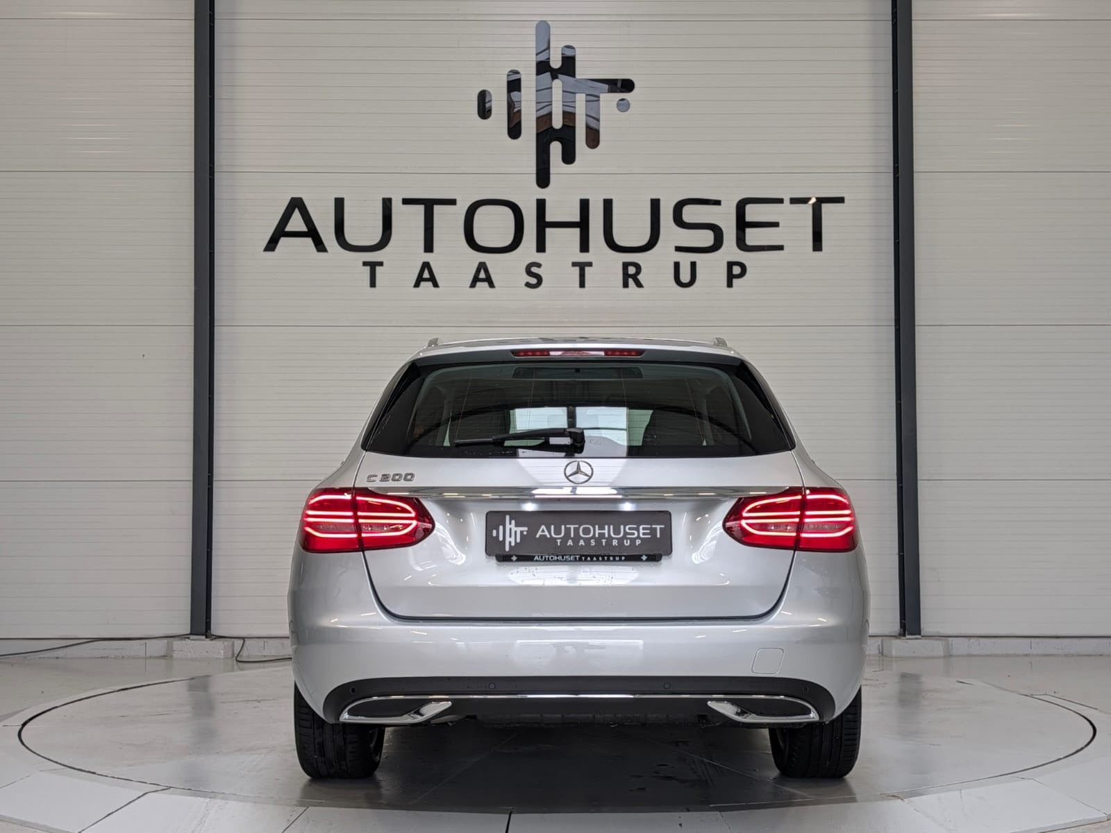 Sølv Mercedes C200 fra 2018