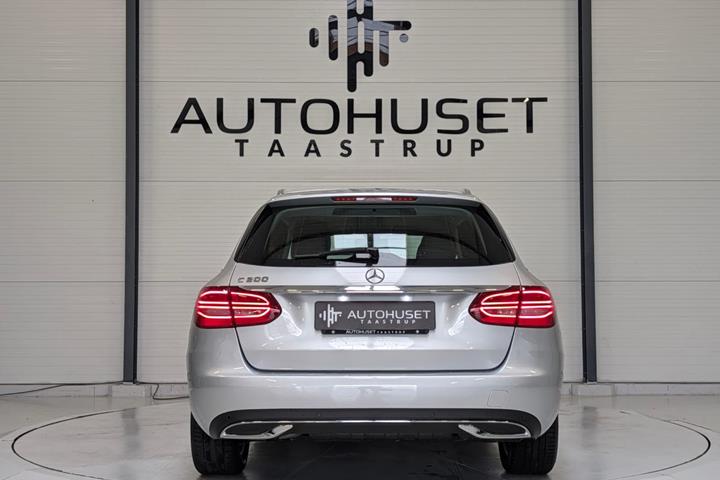 Sølv Mercedes C200 fra 2018