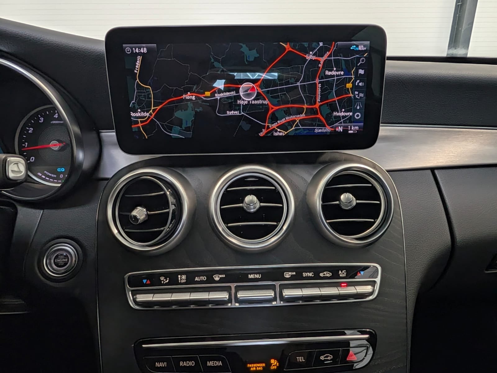 Sølv Mercedes C200 fra 2018