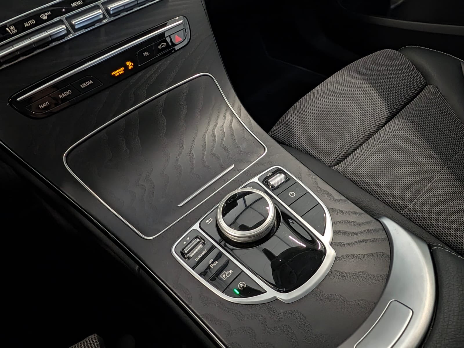 Sølv Mercedes C200 fra 2018