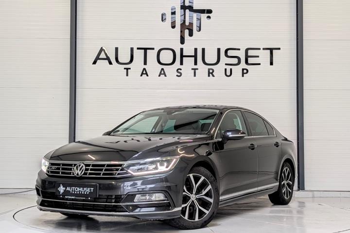 Grå VW Passat fra 2019