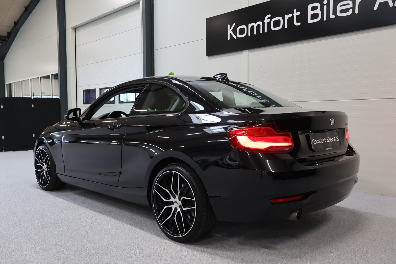 Sort BMW 218i fra 2018