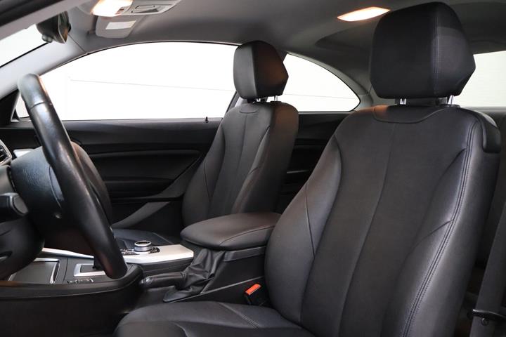 Sort BMW 218i fra 2018