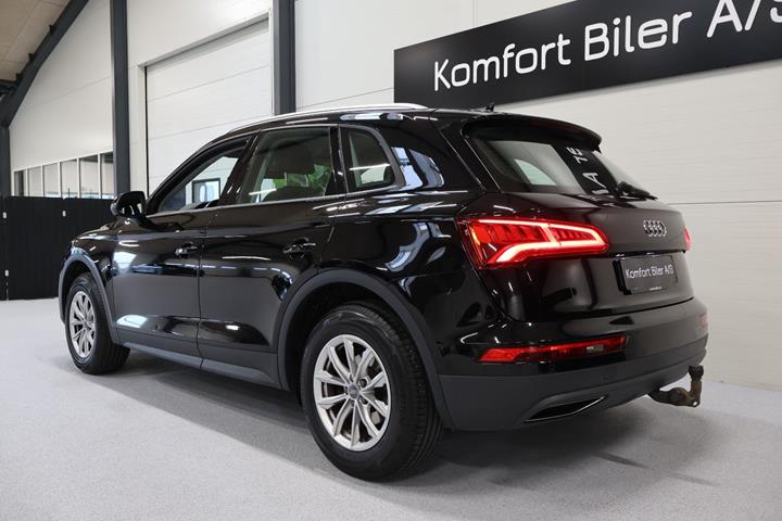 Sort Audi Q5 fra 2017