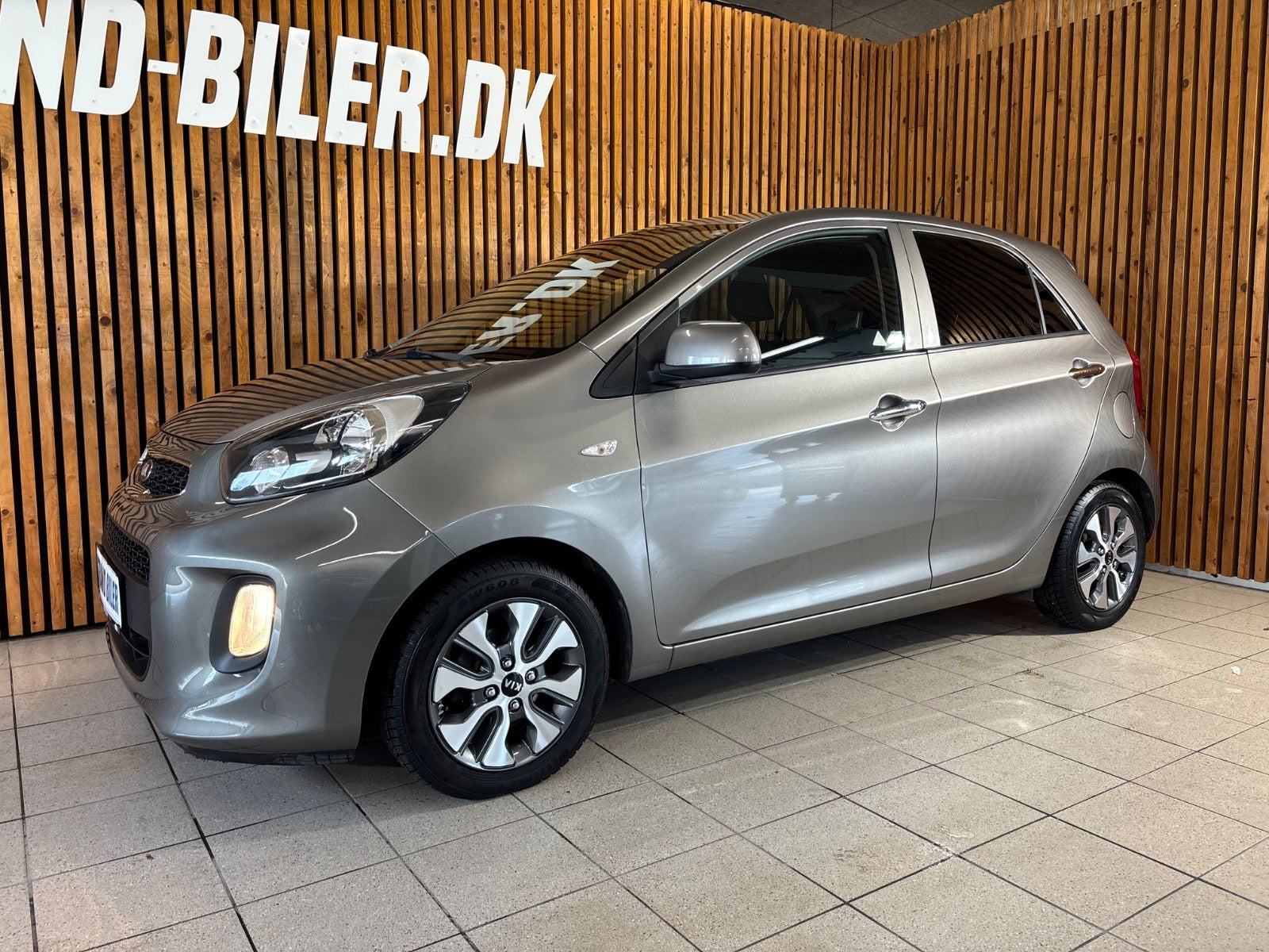 Grå Kia Picanto fra 2016
