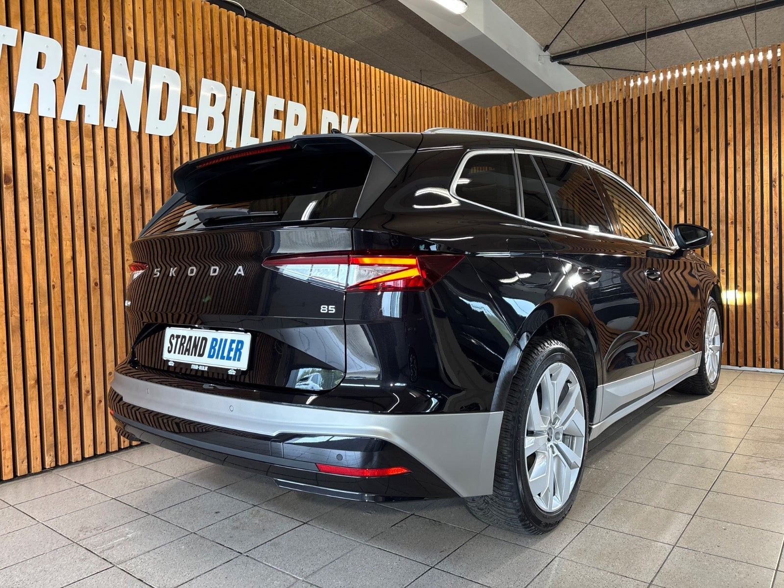 Sort Skoda Enyaq fra 2025