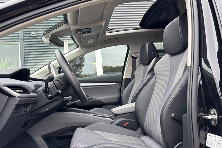 Sort Skoda Enyaq fra 2025