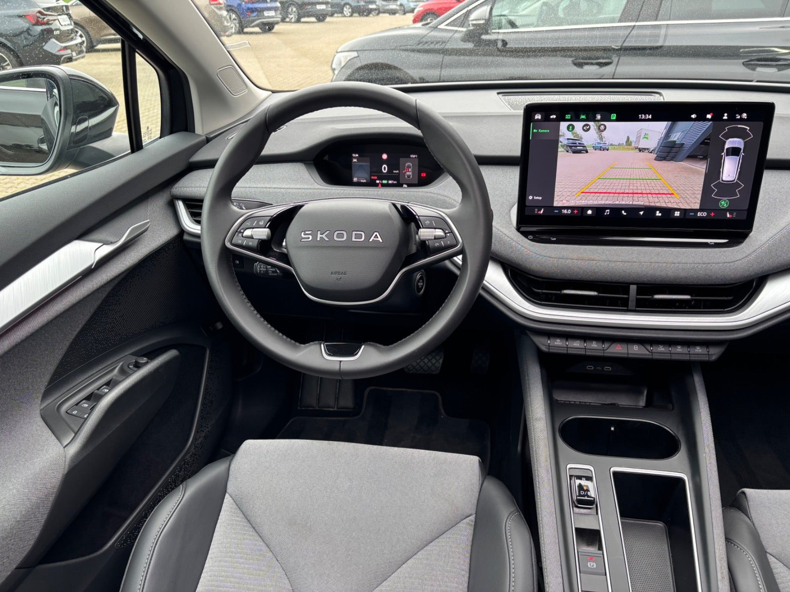 Sort Skoda Enyaq fra 2025