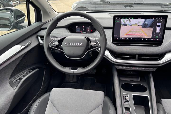 Sort Skoda Enyaq fra 2025