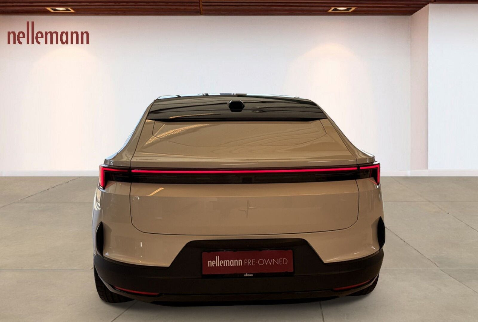 Hvid Polestar 4 fra 2026