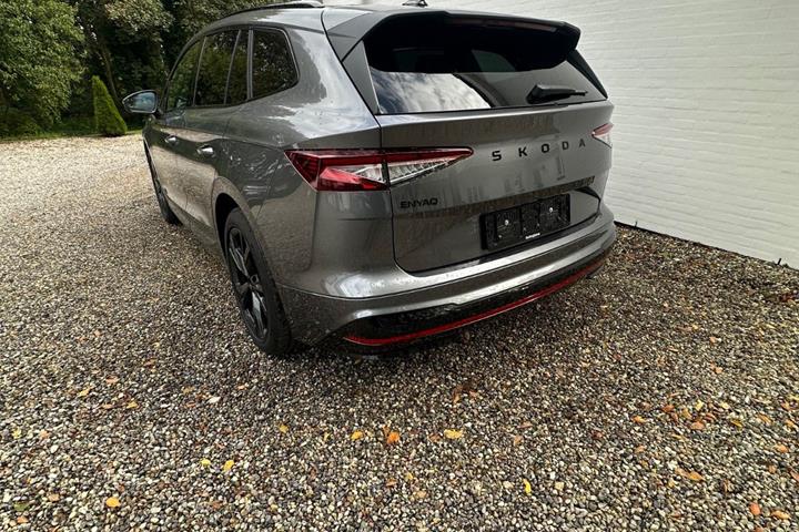 Grå Skoda Enyaq fra 2026