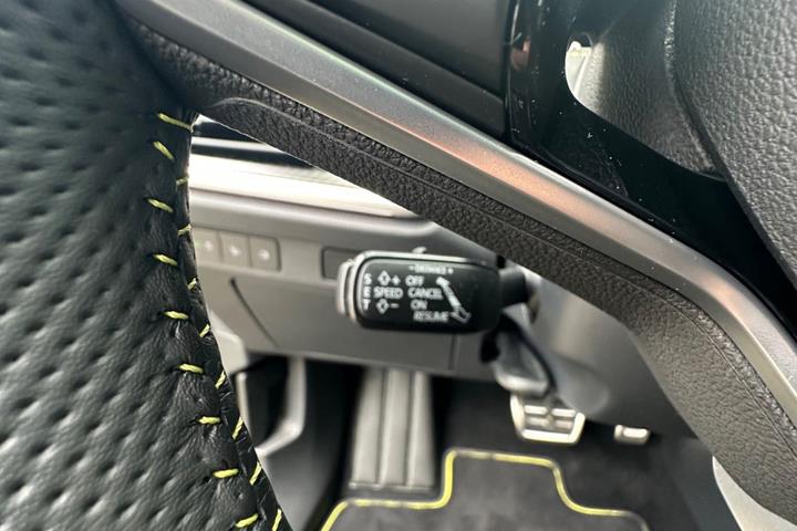 Grå Skoda Enyaq fra 2026
