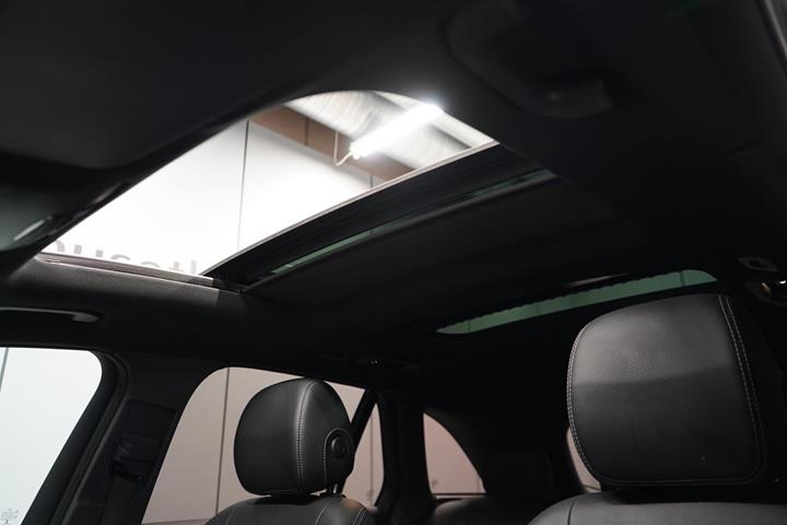 Sort Mercedes GLC300 fra 2018