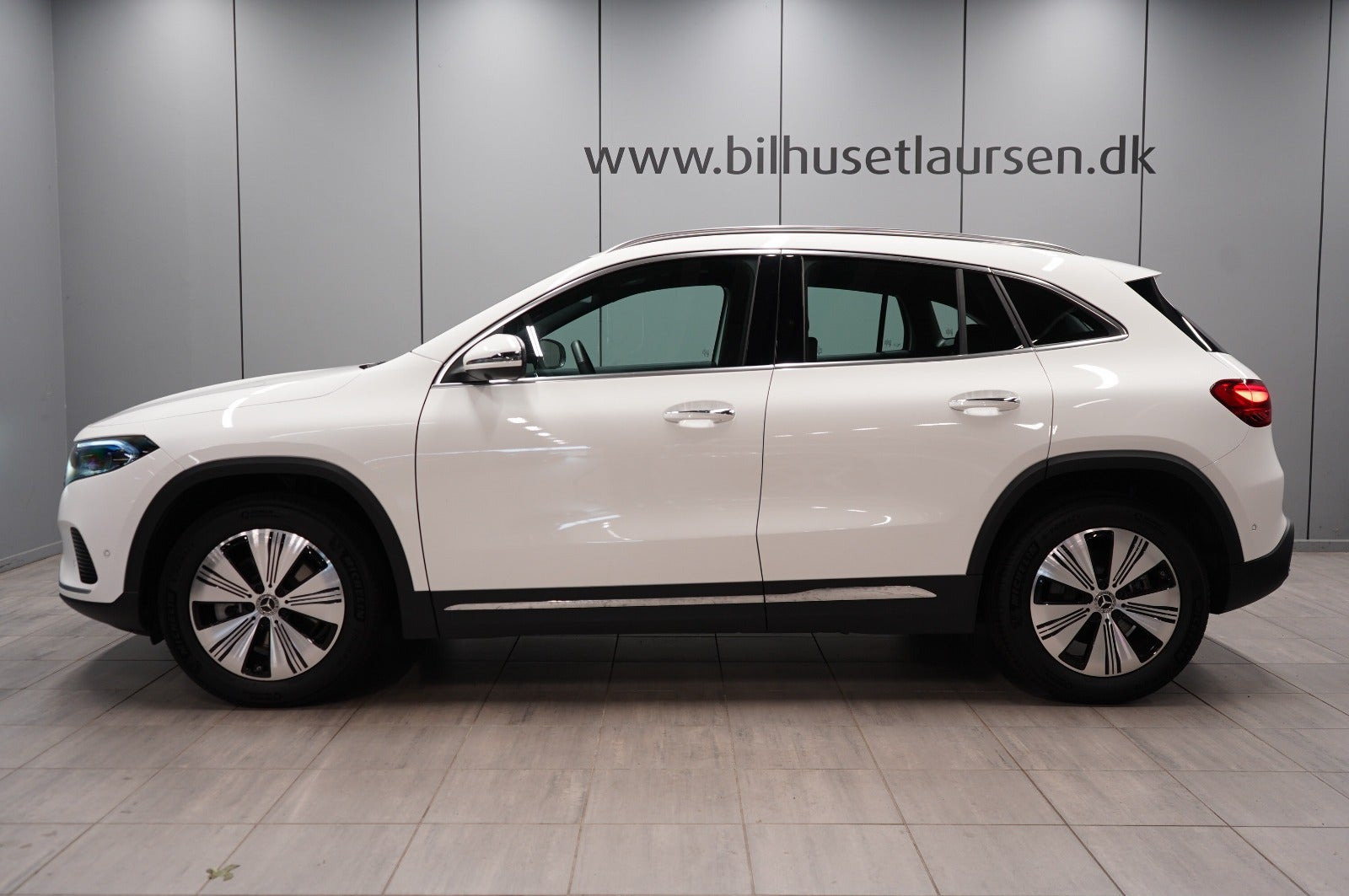 Hvid Mercedes EQA250 fra 2025