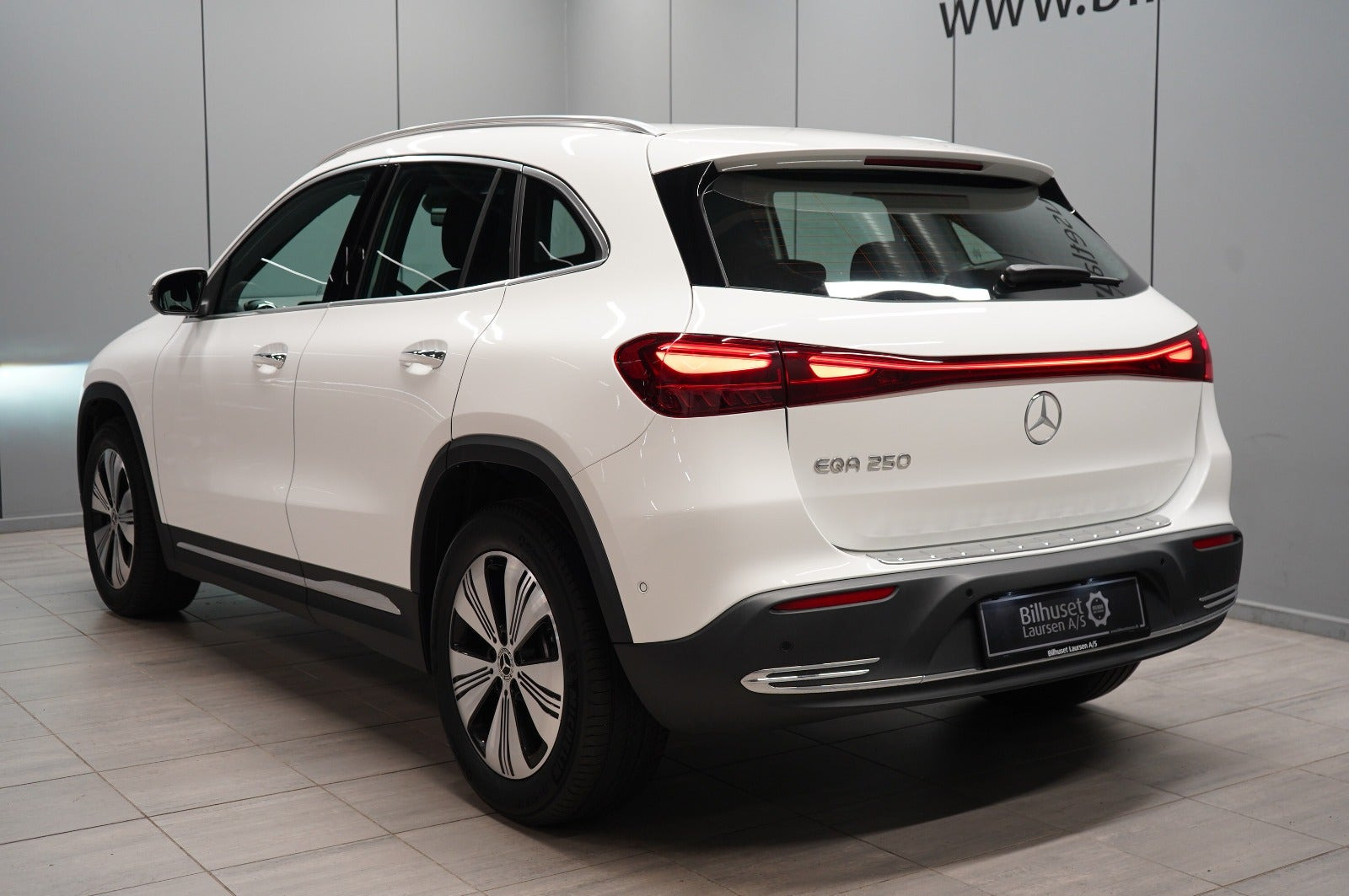 Hvid Mercedes EQA250 fra 2025